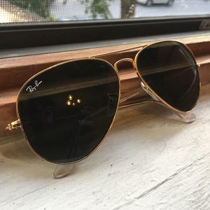 Classic aviator Ray-bans